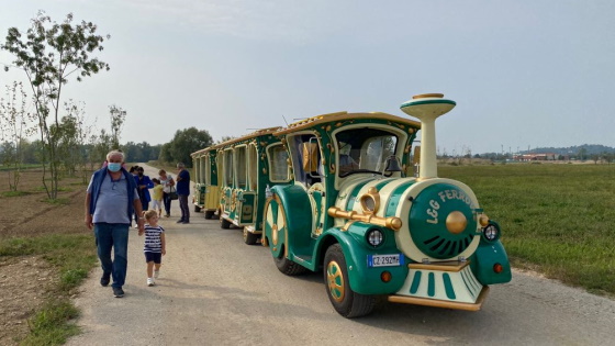 Trenino lungo il Parco della Pace a Vicenza nel giorno dell'Open Day