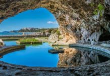 Un “bagno” nella storia: la spiaggia della grotta di Tiberio a Sperlonga Parco Riviera di Ulisse, resti della Villa di Tiberio; credits: Zingarate