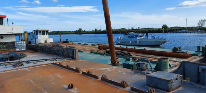 Cantiere navale abusivo alla foce del Brenta a Chioggia sequestrato da GdF di Venezia