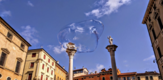 CSV #Volontarifacciamoladifferenza: “Guardandoti dentro puoi scoprire la gioia, ma è soltanto aiutando il prossimo che conoscerai la vera felicità”, Sergio Bambarén CSV #Volontarifacciamoladifferenza