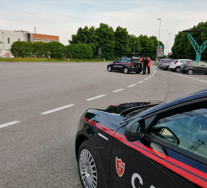 Controllo veicoli su strada da parte dei Carabinieri