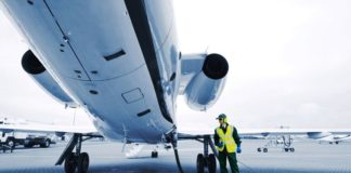 Eni avvia la produzione di SAF, carburanti sostenibili per l’aviazione Emissioni di CO2 e aviazione militare