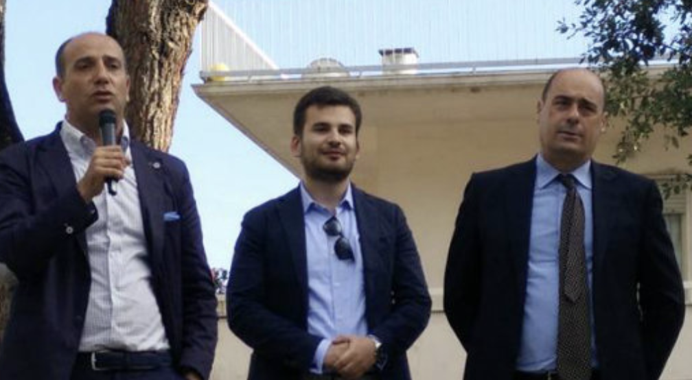 Matteo Marcaccio tra Gerardo Stefanelli e Nicola Zingaretti in una foto della precednte consiliatura di Minturno