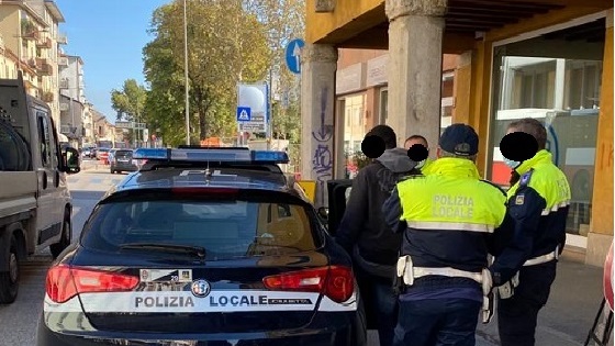 Polizia locale di Vicenza sanziona un pubblico esercizio