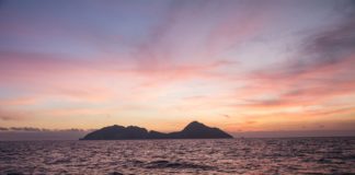 Palmarola, la “terra emersa più bella del mondo” per Folco Quilici: isola semi-disabitata a ovest di Ponza nell’Arcipelago Pontino Profilo di Palmarola