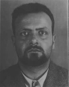 Spinelli ritratto nell'isola nella foto-scheda segnaletica del Ministero dell'Interno italiano ai tempi del fascismo