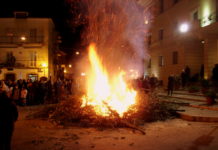 Sacro e profano: Itri e la tradizione dei fuochi di San Giuseppe Sacro e profano: Itri e la tradizione dei fuochi di San Giuseppe