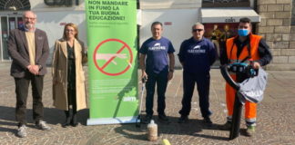Domenica ecologica a Vicenza, 24 ottobre raccolta mozziconi sigarette con Plastic Free Da sinistra Mariano Farina, Simona Siotto e Roberto Longo