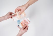 Parità salariale tra uomo e donna, approvata la legge in Italia ma una direttiva europea potrebbe scalzarla parità salariale 4