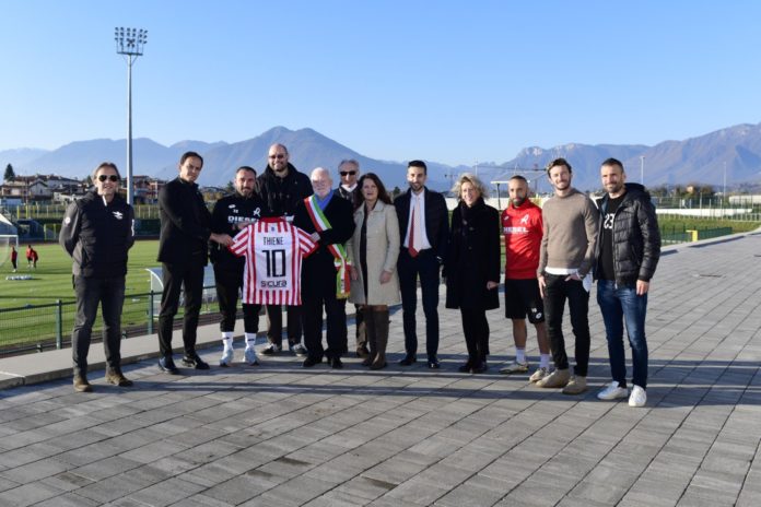 Lr Vicenza al campo di allenamento di Thiene, foto di gruppo