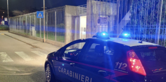Arzignano, Carabinieri: arrestato 46enne per mancato rispetto delle prescrizioni imposte di uscire solo per lavoro Carabinieri di Arzignano accompagnano un arrestato al carcere di S. Pio X a Vicenza