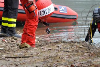 Donna uccisa a Padova, individuato furgone in fiume: potrebbe essere del marito