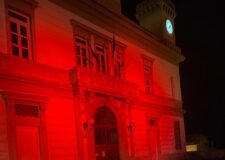 È rosso anche a Castelforte il colore simbolo della Giornata Internazione contro la violenza sulle donne
