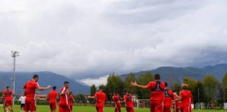 LR Vicenza, stringere i denti fino a Capodanno. Gianni Poggi: ritrovare lo spirito della Nobile Provinciale, catenaccio e palla in tribuna LR Vicenza in allenamento