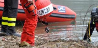 Milano, trovato cadavere in laghetto artificiale