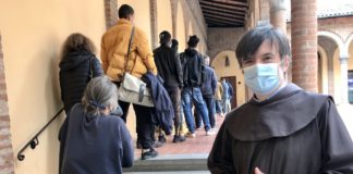 Veneto, aumentano famiglie povere: “operazione pane” in mense francescane Verona e Lonigo Operazione Pane_fraGiampaolo Cavalli_2