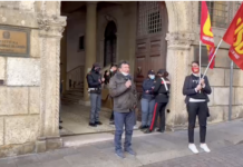 DHL Supply Chain Isola Vicentina, sindacato USB e lavoratrici da vicario prefetto Vicenza: chiesto ritiro firma accordo USB presidio lavoratrici DHL SUpply Chain prefettura Vicenza 24 novembre