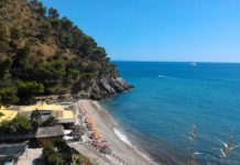 Sperlonga segreta: la spiaggia delle bambole, al confine con Itri Spiaggia delle Bambole. Credits: estateromana.