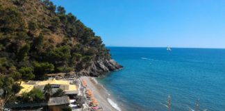 Sperlonga segreta: la spiaggia delle bambole, al confine con Itri Spiaggia delle Bambole. Credits: estateromana.