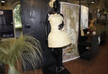 La mostra “Intrecci di storia” nella foresteria dell’Abbazia di Fossanova a cura della stilista Lisa Tibaldi con atelier a Santi Cosma e Damiano Lisa Tibaldi: tessuti di stramma - foto di Pietro Zangrillo