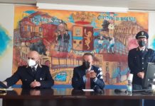 Prostituzione, a Vicenza duro colpo al racket. Questore Antonino Messineo: per sfruttamento e favoreggiamento 8 arresti e 7 individuati per ora in fuga il questore di Vicenza Messineo illustra operazione anti sfruttamento prostituzione