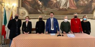 Via libera al bilancio, Rucco: “Maggiori utili grazie alla fusione di Aim e alla sosta” Bilancio di previsione 2022, Rucco lo presenta con la giunta di Vicenza