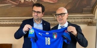 “Azzurri d’Europa”, la coppa degli Europei di calcio esposta in Loggia del Capitaniato a Vicenza Azzurri d'Europa, Rucco con Grazioli