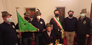Il sindaco di Vicenza festeggia i 102 anni del concittadino Rino Merlo, alpino ex internato di guerra