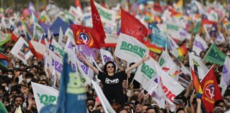 Cile (qualcosa di personale): eletto presidente della repubblica Gabriel Boric della sinistra (vera), sconfitto ultraconservatore José Antonio Kast Cile festeggia presidente della repubblica Gabriel Boric