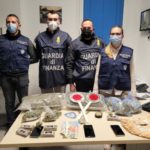 GdF di Vicenza grazie anche Polizia locale arresta, in flagranza di reato, 3 persone, sequestra 3,3 kg di stupefacenti e contanti per € 6.500 GdF di Vicenza, operazione anti droga
