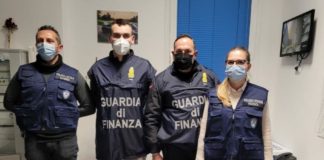 GdF di Vicenza grazie anche Polizia locale arresta, in flagranza di reato, 3 persone, sequestra 3,3 kg di stupefacenti e contanti per € 6.500 GdF di Vicenza, operazione anti droga
