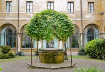 Anno Giubilare Mariano e della Rinascita a Vicenza, manoscritto originale del Processus esposto in Biblioteca civica Bertoliana Vera da pozzo: il chiostro interno pensile di palazzo San Giacomo della Bertoliana, un'altra vista anno giubilare vicenza