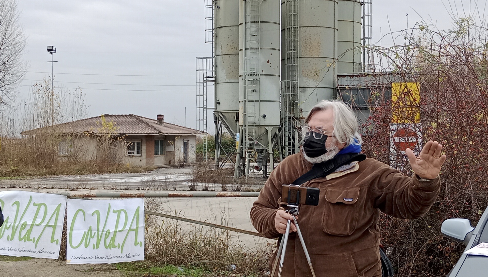 Massimo Follesa davanti alla Safond Martini di Montecchio Precalcino