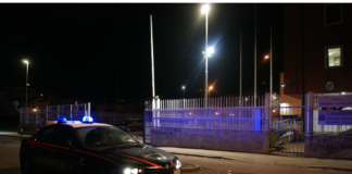 Montorso, tenta rapina al supermercato e aggredisce carabinieri: denunciato 25enne carabinieri Valdagno arrestano giovane Montorso per rapina e resistenza a pubblico ufficiale