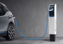 “Il costo della transizione ecologica”. Perché il mercato dell’auto elettrica non decolla Ricarica per auto elettrica