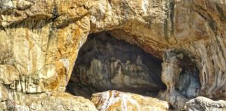 Circeo: perché la Grotta del Presepe si chiama così? Grotta del presepe, Circeo.