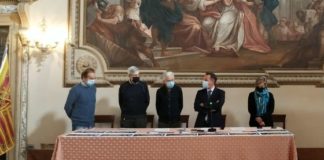 “Ekuò concerto d’Avvento”: il 7 dicembre al Teatro Comunale di Vicenza Ekuò a Vicenza: Da sinistra Giorgio Rosa, Alberto Strobbe, Diego Brunelli, Matteo Tosetto, Elisa Santucci