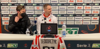 LR Vicenza – Crotone 1- 1: solo un pari nonostante l’uomo in più Lr Vicenza, Lukasz Teodorczyk col ds Balzaretti