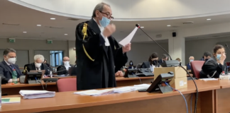 Appelli processo BPVi, prof. Rodolfo Bettiol analizza ricorso Emanuele Giustini dopo quello difesa Zonin e pm contro assoluzione Pellegrini Emanuele Giustini, sulla sinsitra, mentre ascolta le arringhe difensive dell'avv. prof. Oreste Dominioni e dell'avv. Concetta Miucci