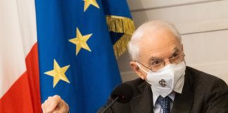 Nuovo presidente della Corte Costituzionale, Walter Mauriello (presidente Meritocrazia Italia) si congratula con Giuliano Amato Giuliano Amato, neo presidente della Corte Costituzionale