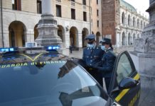 Green pass, GdF di Vicenza: aperitivo in un bar vicentino in zona Sant’Agostino con la certificazione del fratello, una persona denunciata Green pass, controlli GdF di Vicenza ai locali di piazza dei Signori