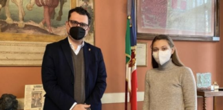 “Aiutiamo papà Tommaso Boscarato a vincere il cancro”, il sindaco Rucco a fianco della moglie Daria e della famiglia vicentina Il sindaco Rucco e Daria, moglie di Tommaso