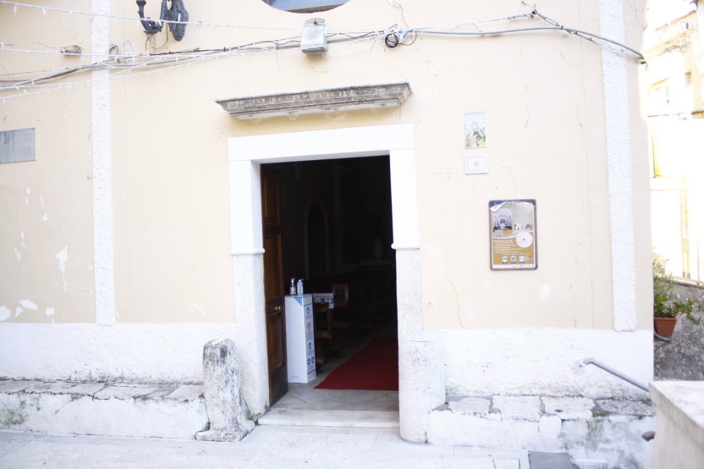 Ingresso Chiesa di Sant'Anna a Formia - foto di Pietro Zangrillo