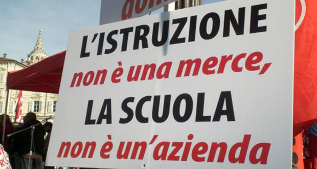 La scuola non è un'azienda