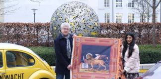 Jesusleny Gomes: una “veneta” brasiliana, tedofora del Fuoco de’ “l’Amicissia” austro tedesca in un itinerario di 2605 chilometri Monaco di Baviera. Jesusleny Gomes con il Vice Presidente dell'Automobile Club tedesca