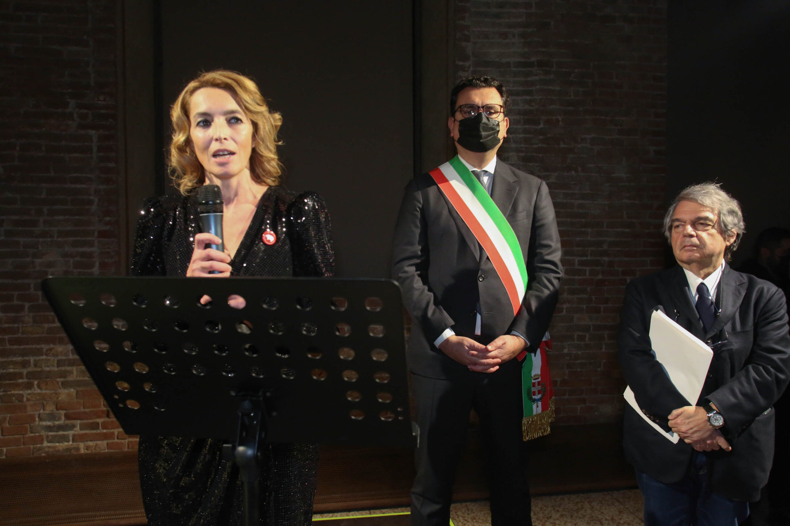 Mostra in Basilica "La Fabbrica del Rinascimento", l'inaugurazione con l’assessore Simona Siotto assieme al sindaco Francesco Rucco e al ministro Renato Brunetta