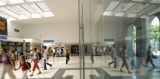 Negozi sfitti di RFI e stazione di Vicenza desolante per i viaggiatori. On. vicentini Zanettin, Caretta, Covolo e Pretto: diminuiscano i costi Negozi sfitti, il problema della stazione ferroviaria di Vicenza