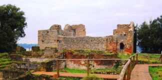 Riserva naturale statale Rovine di Circe: i resti della dimenticata Villa di Domiziano I resti della Villa di Domiziano nella Riserva Rovine di Circe.