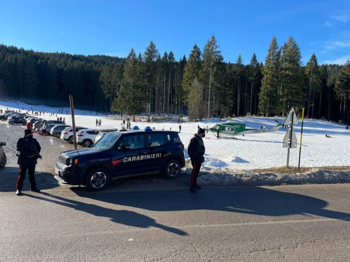 controlli carabinieri Asiago e Belluno assembramenti piste da sci