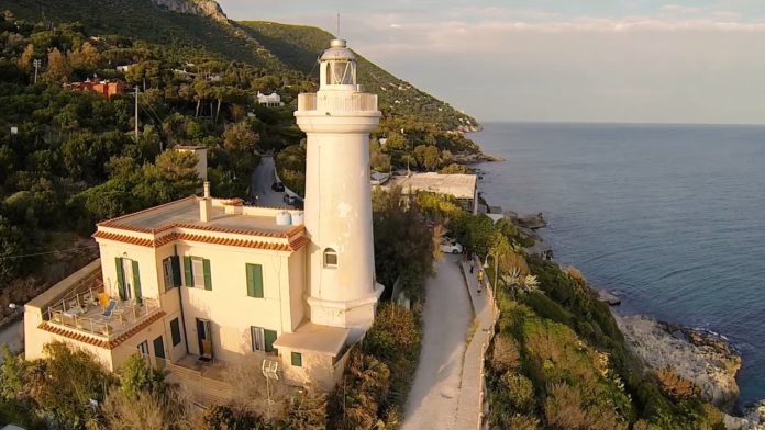 Il faro di Capo Circeo.